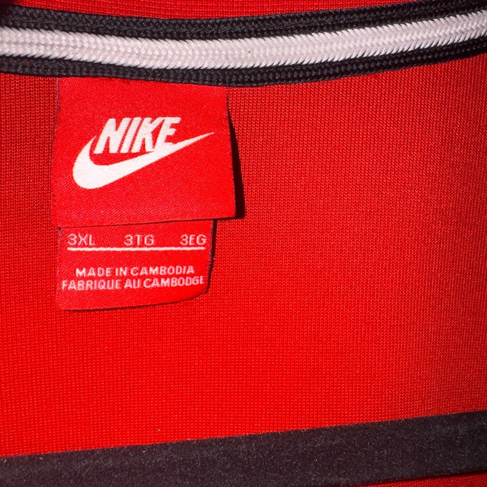 Nike Men's Red and Black Jacket - Picture 2 of 4